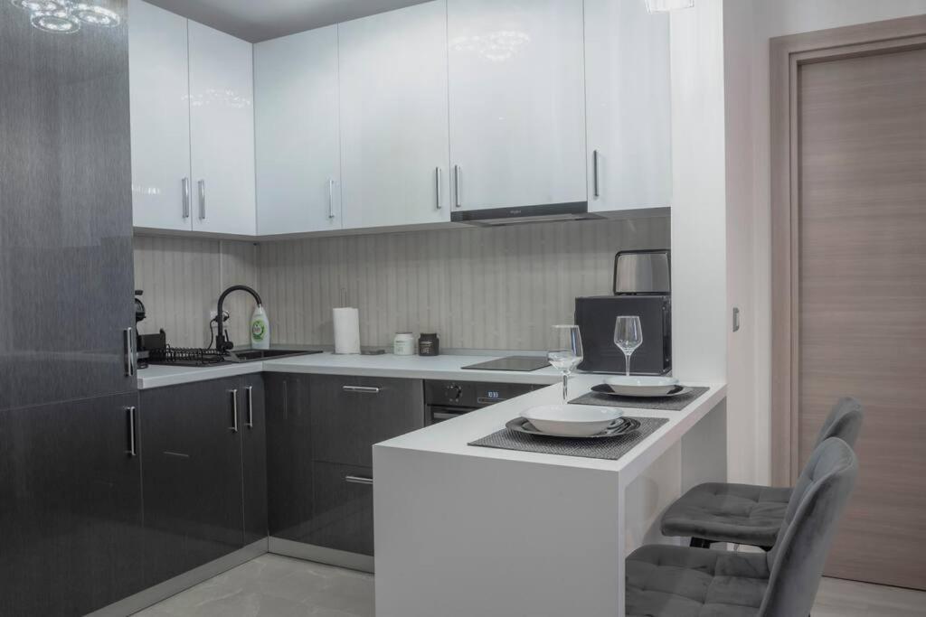 Luxury 2 Bedroom Apartment Bucureşti Exterior foto