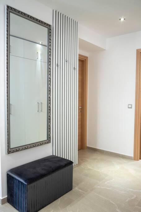 Luxury 2 Bedroom Apartment Bucureşti Exterior foto