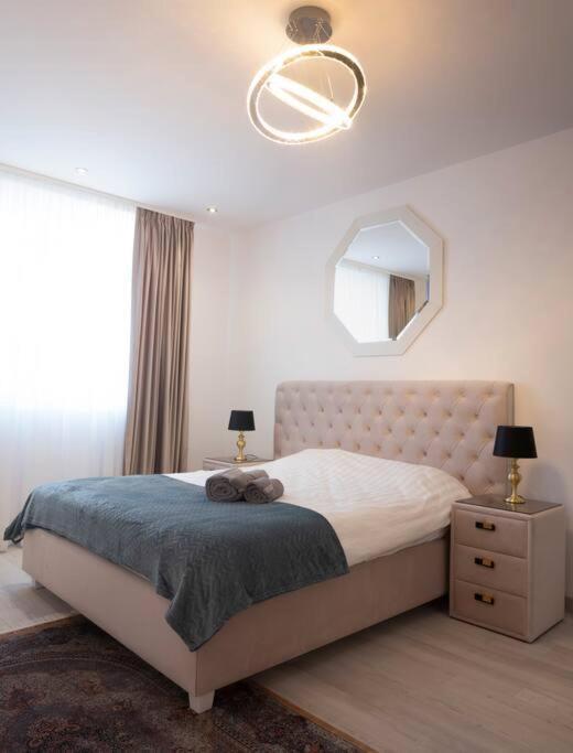 Luxury 2 Bedroom Apartment Bucureşti Exterior foto