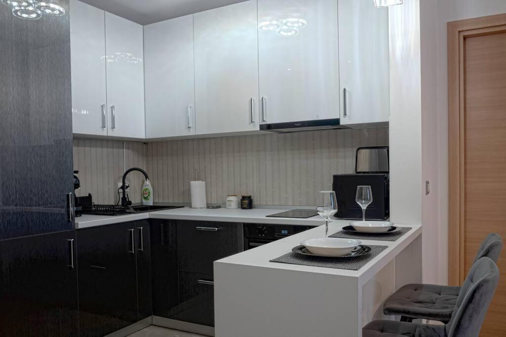 Luxury 2 Bedroom Apartment Bucureşti Exterior foto